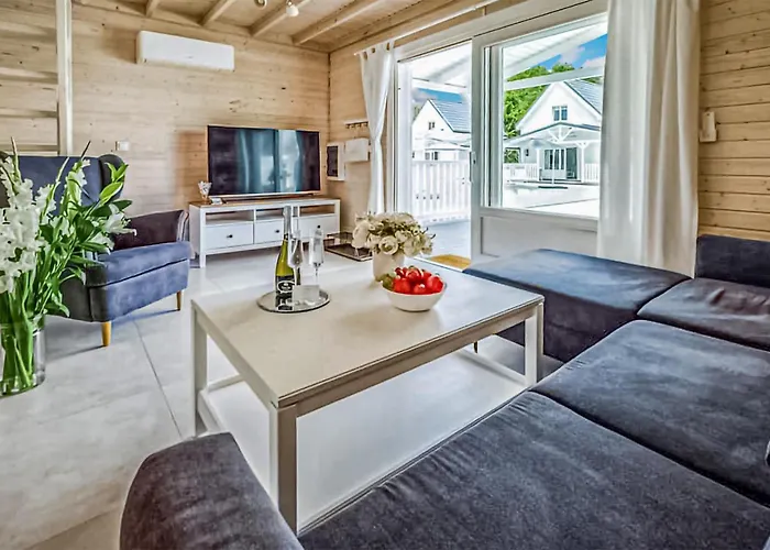 2 Bedroom Stunning In *